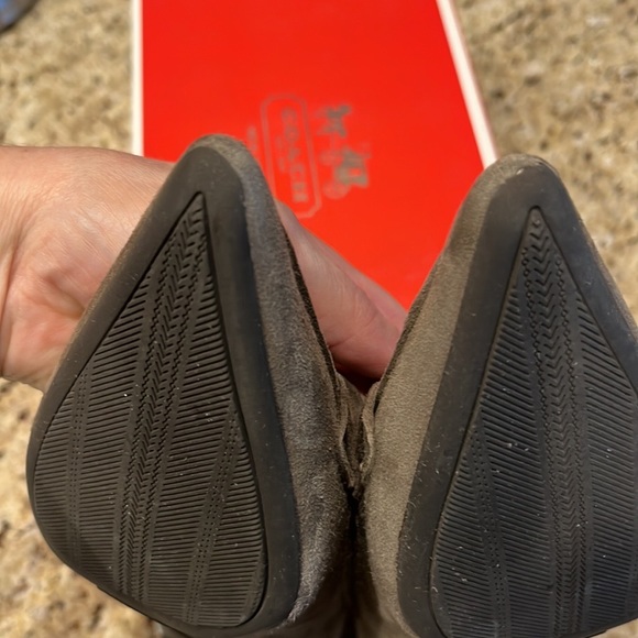 Coach Winnie Feathered Grey Suede Pointed Toe Kitten Heels - Picture 7 of 16